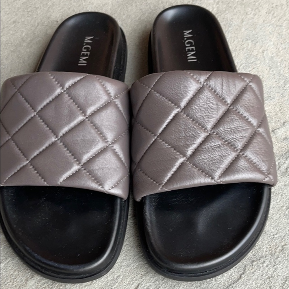 MGEMI GREY LEATHER SANDAL SLIDE